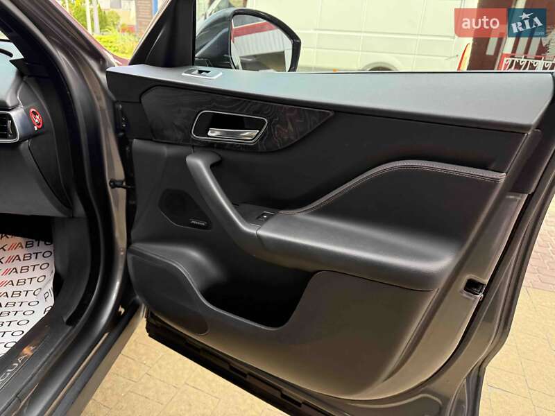 Внедорожник / Кроссовер Jaguar F-Pace 2016 в Львове фото 46 Внедорожник / Кроссовер Jaguar F-Pace 2016 в Львове