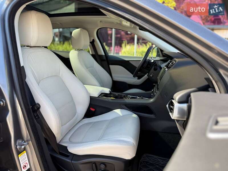 Внедорожник / Кроссовер Jaguar F-Pace 2017 в Киеве фото 15 Внедорожник / Кроссовер Jaguar F-Pace 2017 в Киеве