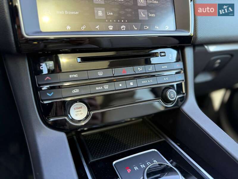 Внедорожник / Кроссовер Jaguar F-Pace 2017 в Киеве фото 32 Внедорожник / Кроссовер Jaguar F-Pace 2017 в Киеве