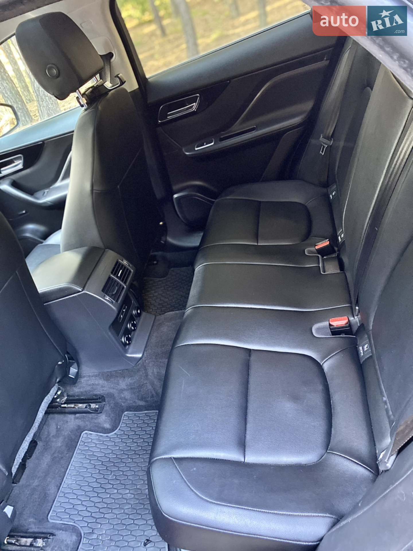 2018 Jaguar F-Pace - мініатюра 13
