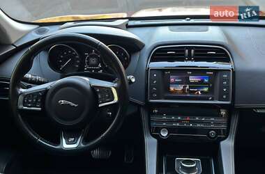 Внедорожник / Кроссовер Jaguar F-Pace 2016 в 