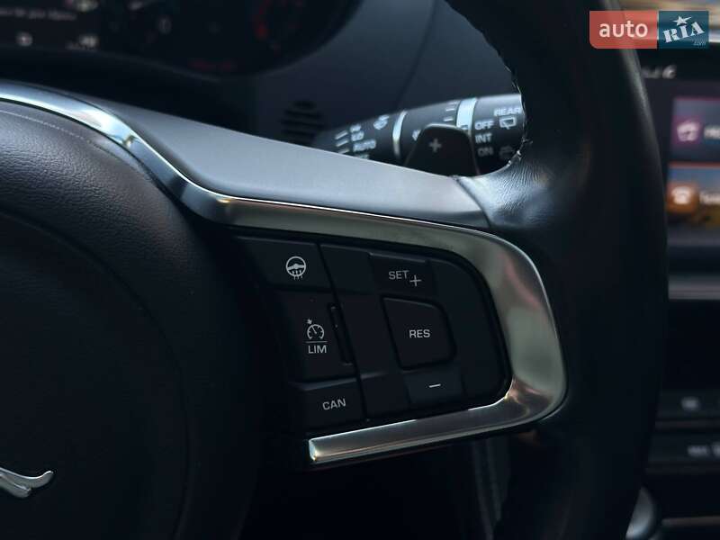 Внедорожник / Кроссовер Jaguar F-Pace 2016 в Одессе фото 31 Внедорожник / Кроссовер Jaguar F-Pace 2016 в Одессе