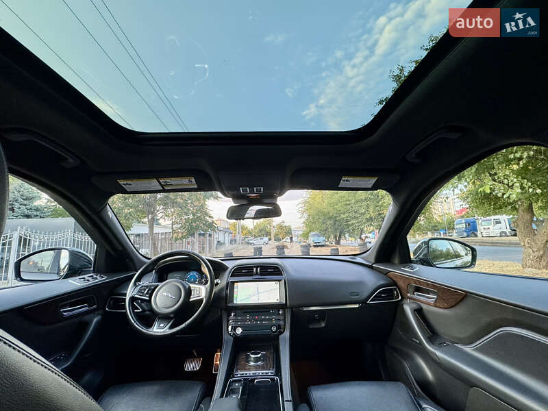 Позашляховик / Кросовер Jaguar F-Pace 2018 в Одесі фото 9 Позашляховик / Кросовер Jaguar F-Pace 2018 в Одесі