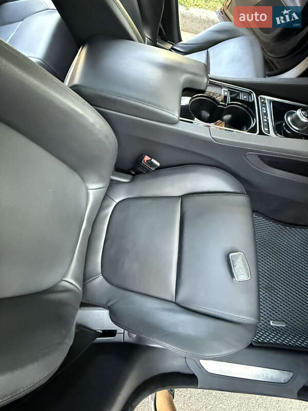 Позашляховик / Кросовер Jaguar F-Pace 2016 в Чернігові