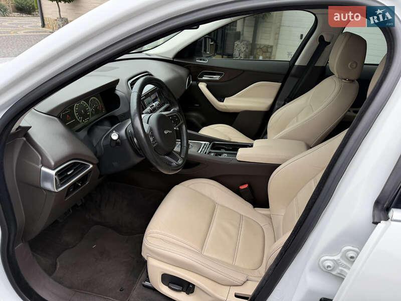 Позашляховик / Кросовер Jaguar F-Pace 2017 в Івано-Франківську