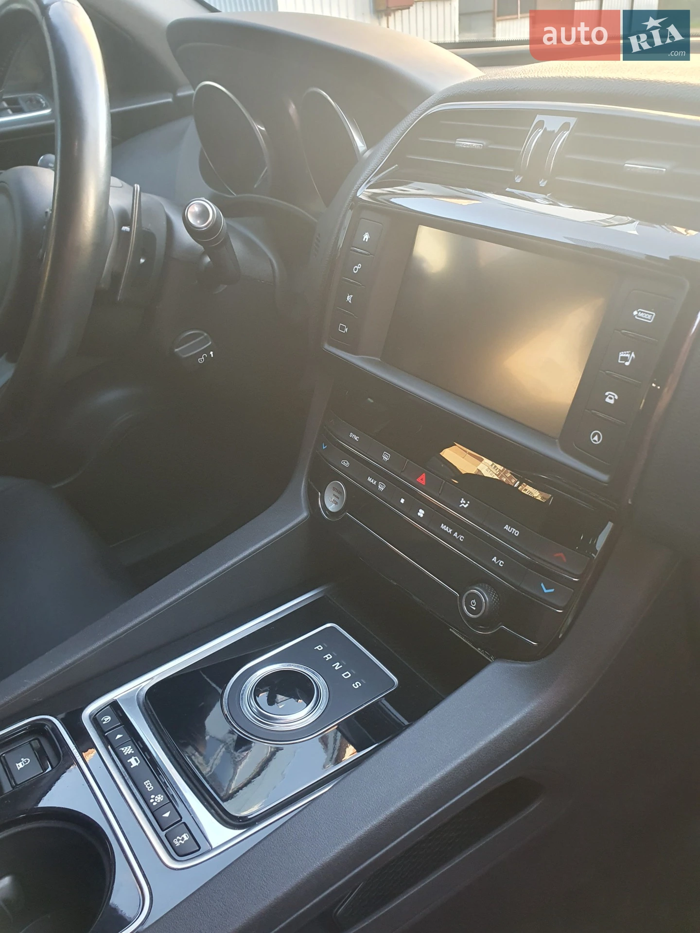 2017 Jaguar F-Pace - мініатюра 6