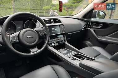 Внедорожник / Кроссовер Jaguar F-Pace 2017 в 