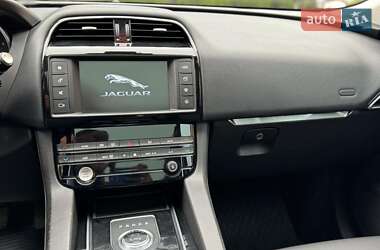 Внедорожник / Кроссовер Jaguar F-Pace 2017 в 
