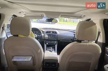 Внедорожник / Кроссовер Jaguar F-Pace 2016 в 