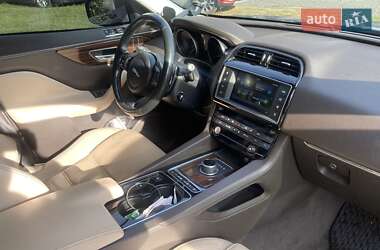 Внедорожник / Кроссовер Jaguar F-Pace 2016 в 
