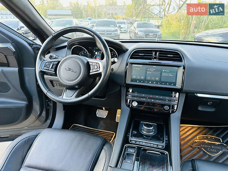 Внедорожник / Кроссовер Jaguar F-Pace 2018 в Харькове