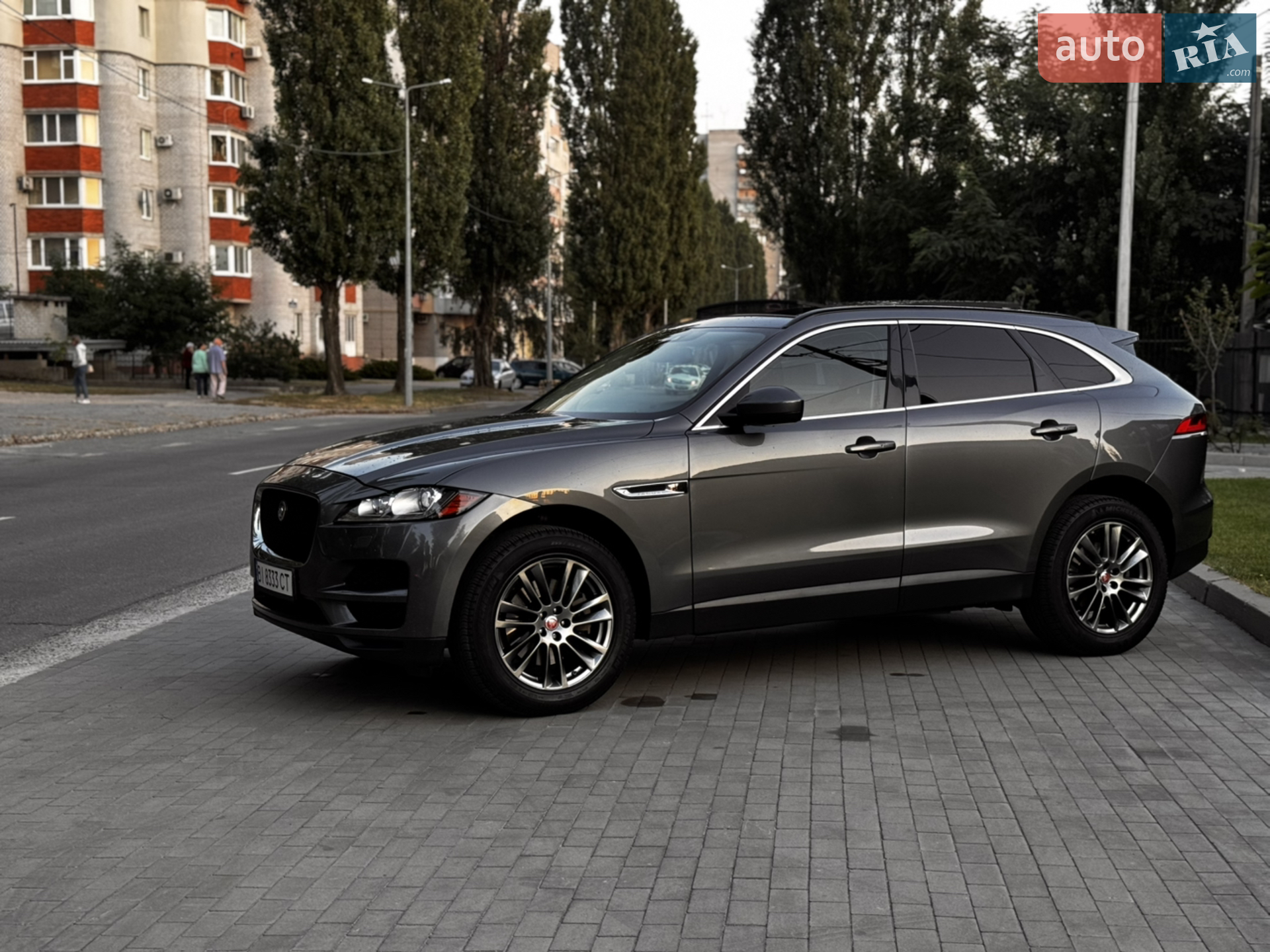 2017 Jaguar F-Pace - мініатюра 5