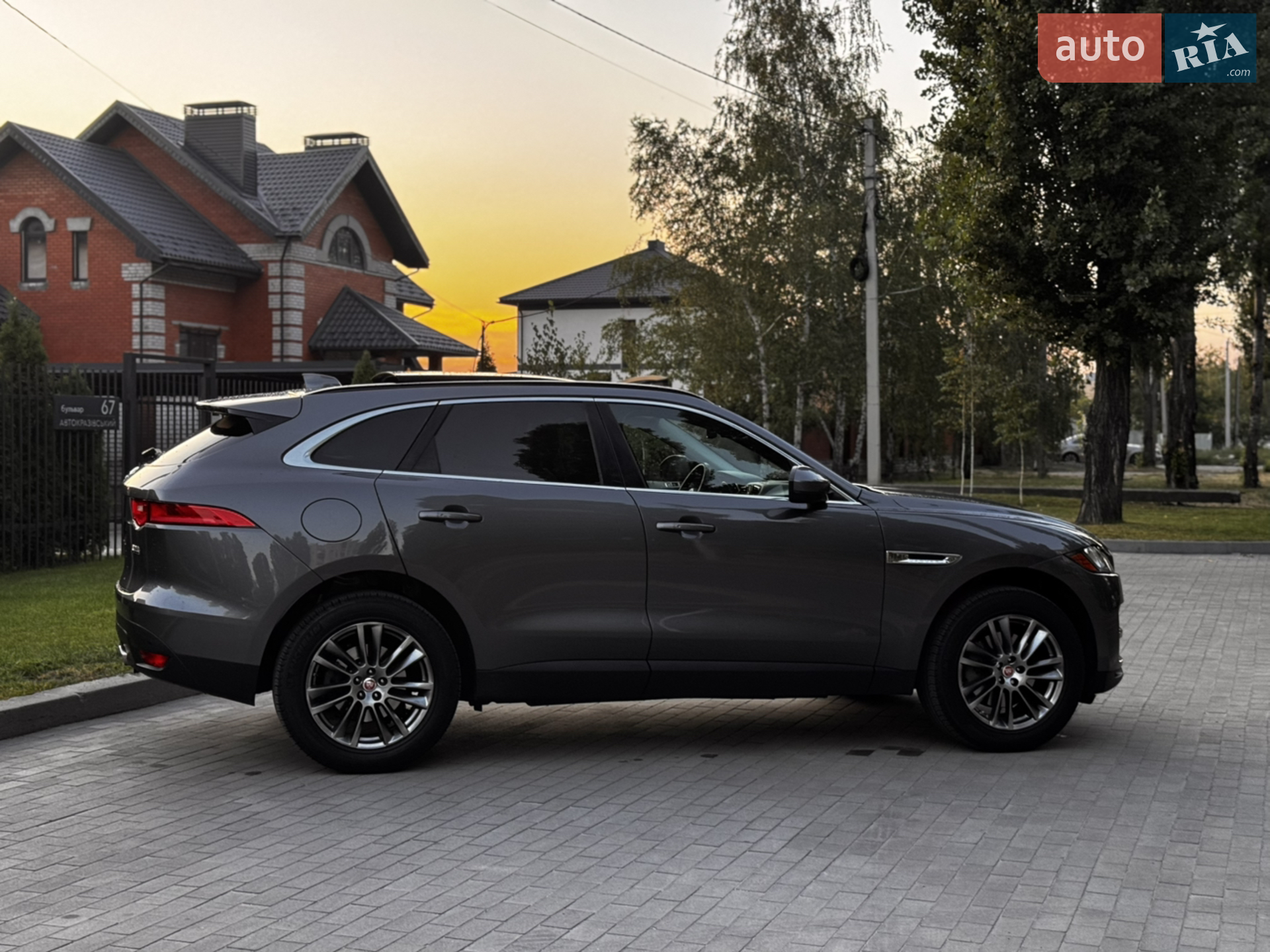 2017 Jaguar F-Pace - мініатюра 19