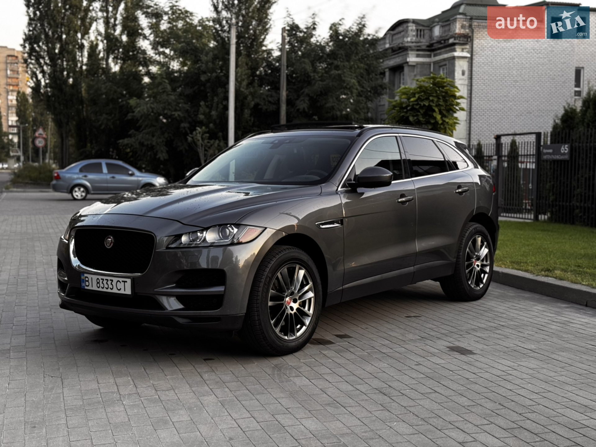 2017 Jaguar F-Pace - мініатюра 34