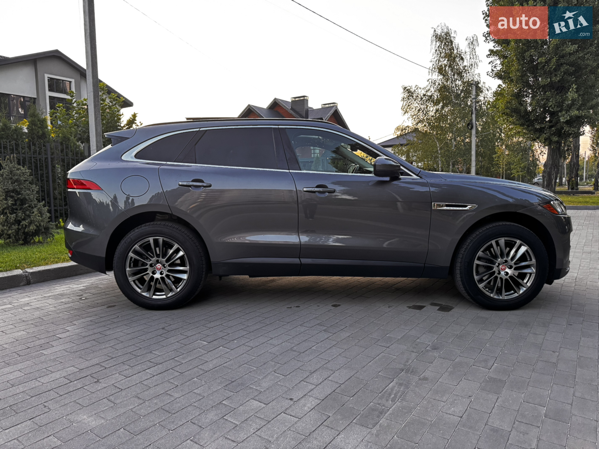 2017 Jaguar F-Pace - мініатюра 37