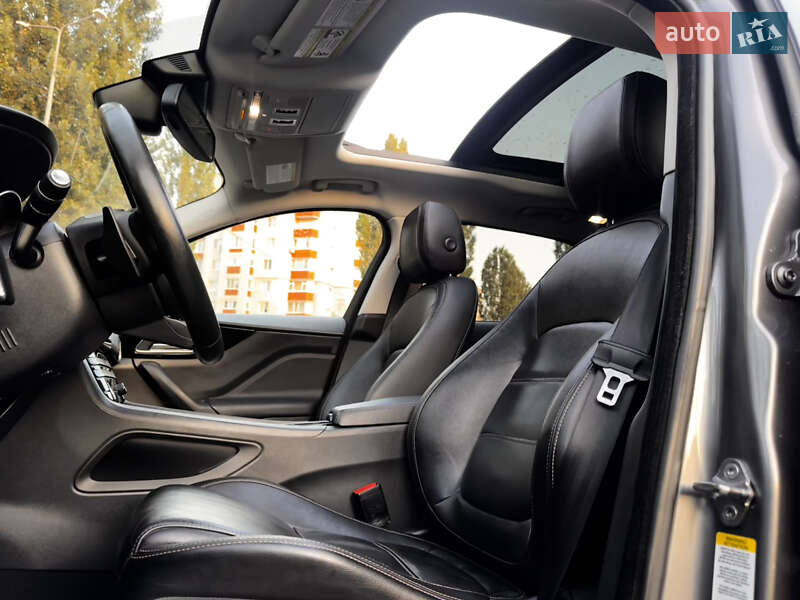 Позашляховик / Кросовер Jaguar F-Pace 2017 в Кременчуці