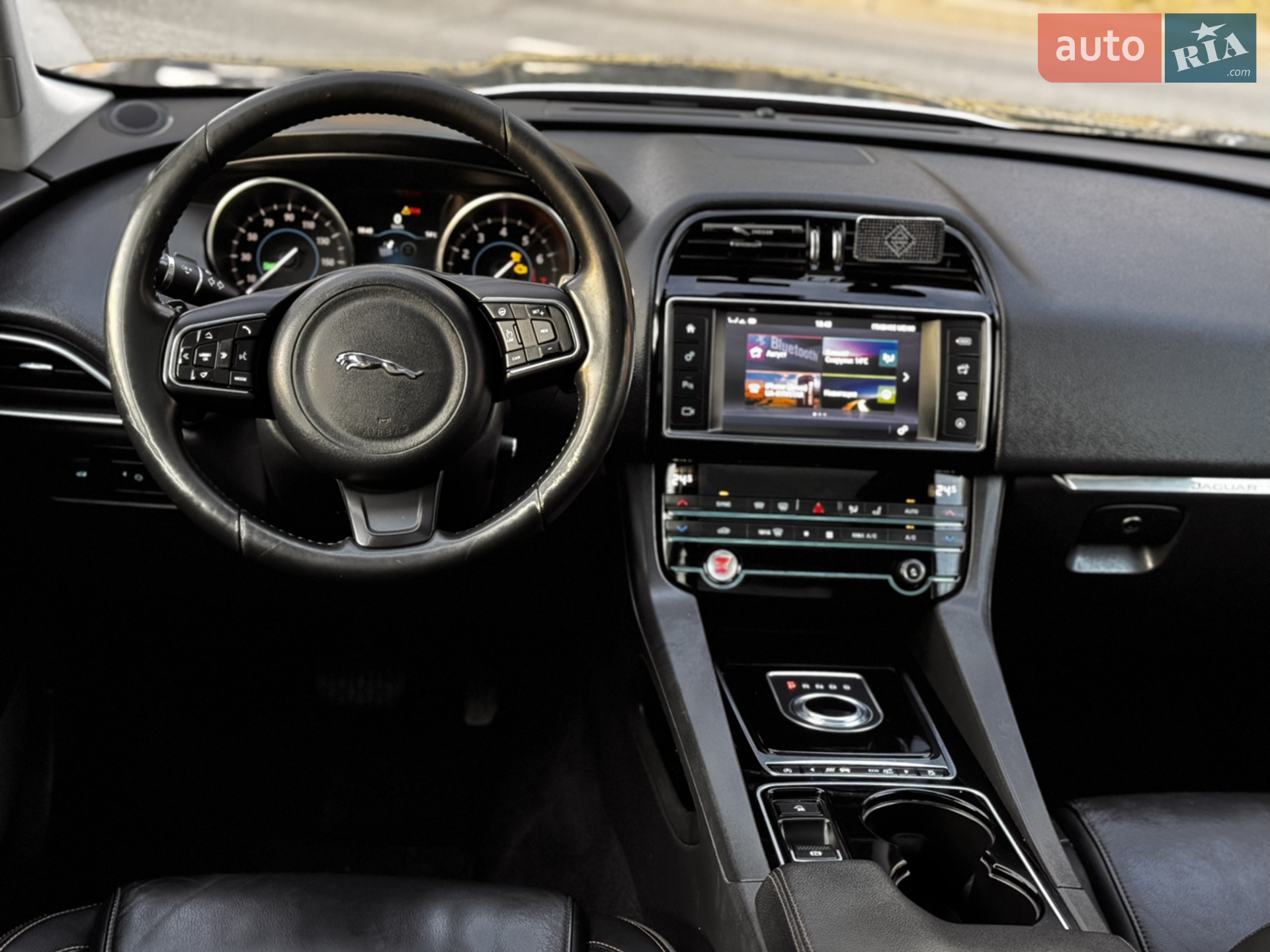 2017 Jaguar F-Pace - мініатюра 75
