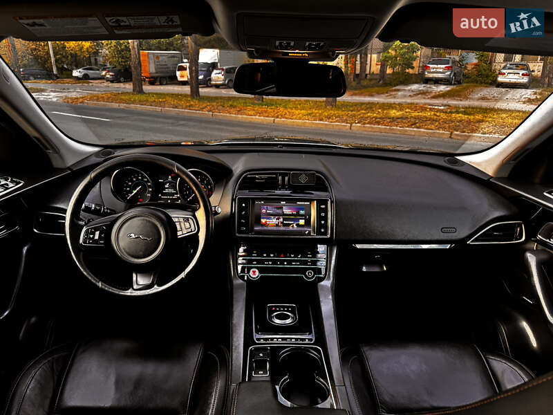 Позашляховик / Кросовер Jaguar F-Pace 2017 в Кременчуці