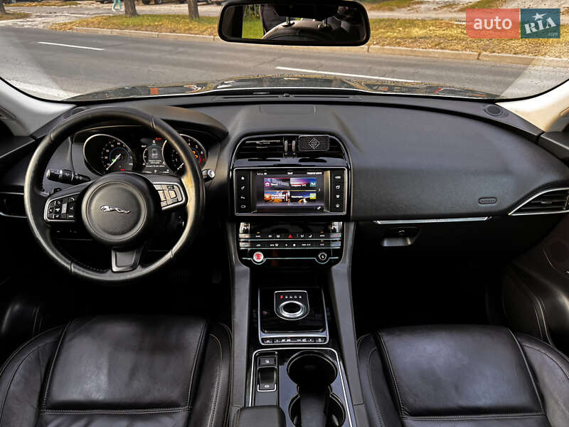 Позашляховик / Кросовер Jaguar F-Pace 2017 в Кременчуці