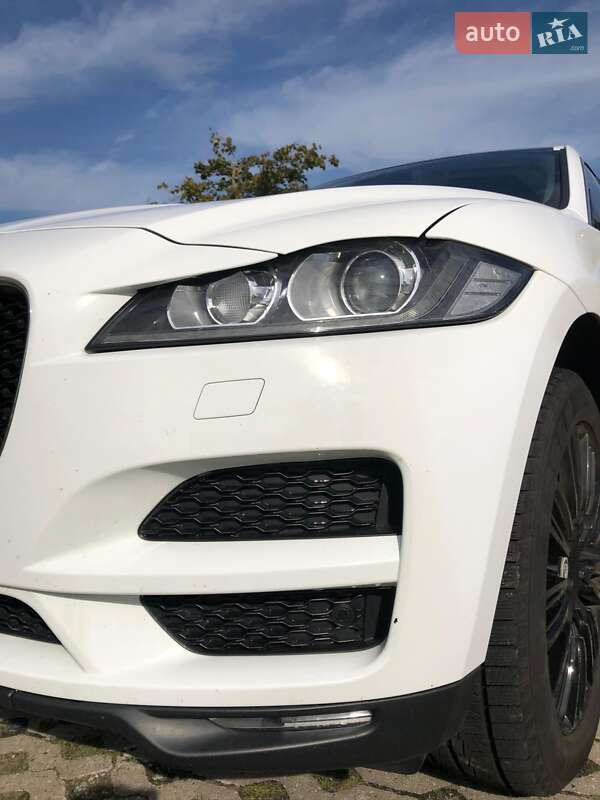 Позашляховик / Кросовер Jaguar F-Pace 2016 в Герці