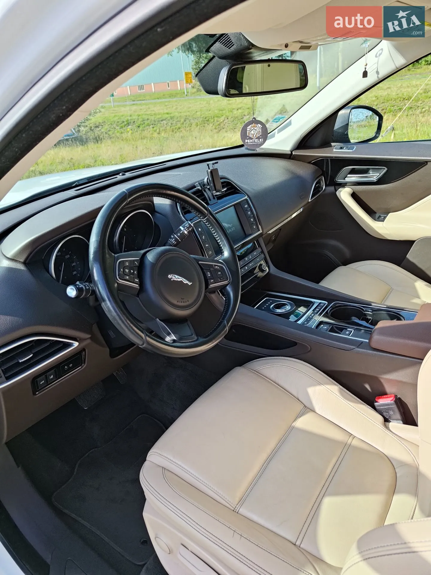 2016 Jaguar F-Pace - мініатюра 25