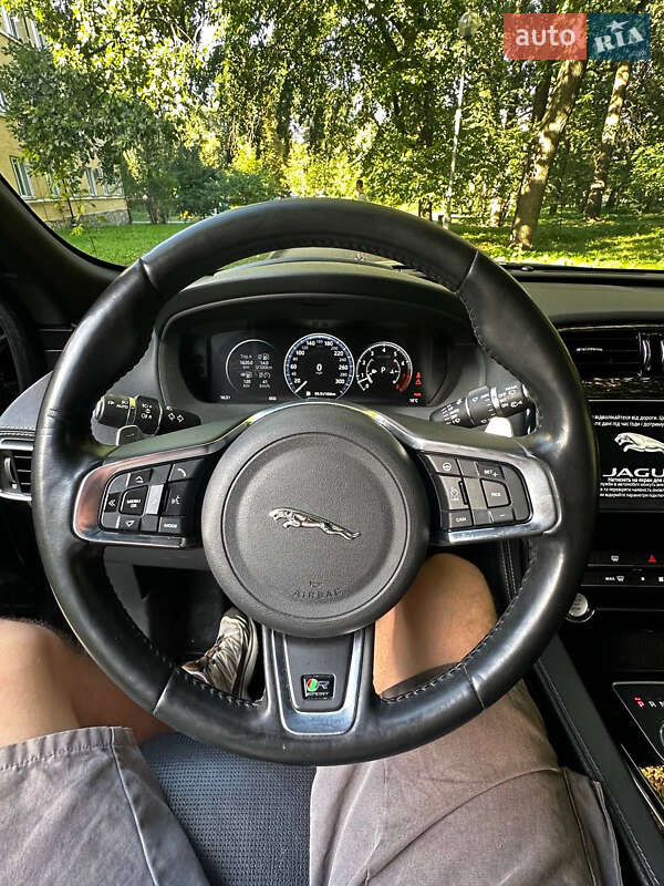 Позашляховик / Кросовер Jaguar F-Pace 2017 в Києві