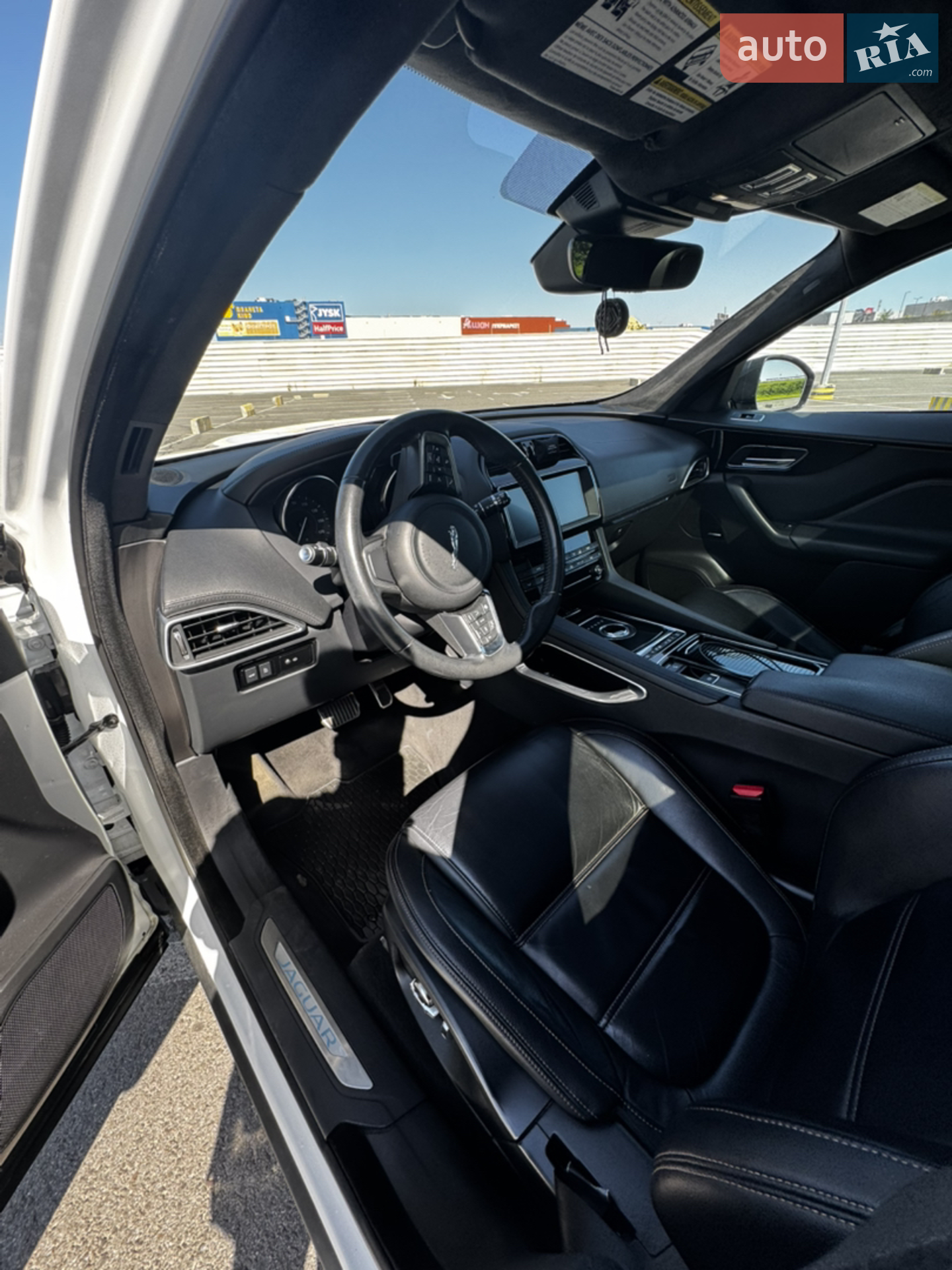 2018 Jaguar F-Pace - мініатюра 14