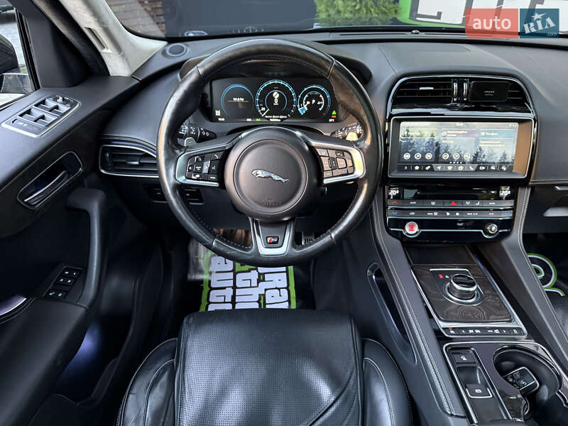 Позашляховик / Кросовер Jaguar F-Pace 2016 в Києві