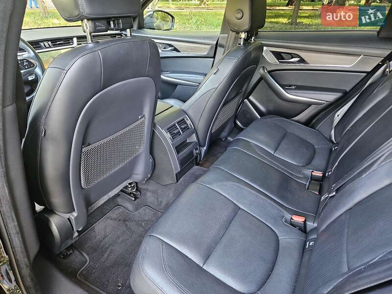 Позашляховик / Кросовер Jaguar F-Pace 2021 в Києві