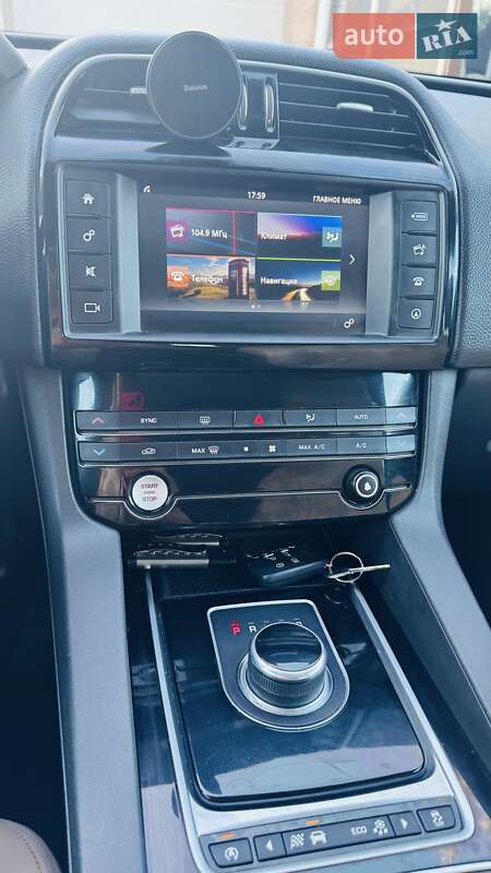 Позашляховик / Кросовер Jaguar F-Pace 2016 в Усатове