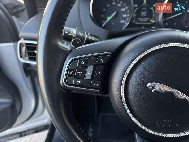 Внедорожник / Кроссовер Jaguar F-Pace 2017 в Киеве