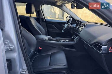 Позашляховик / Кросовер Jaguar F-Pace 2017 в 