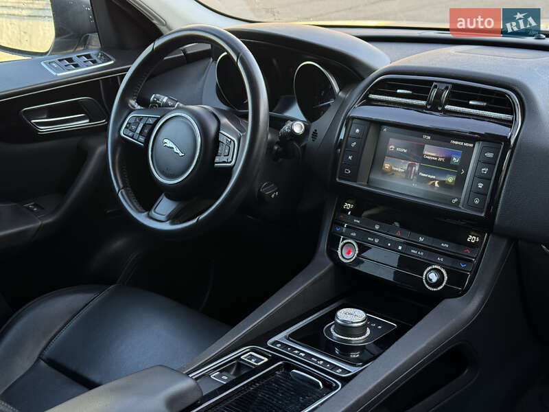 Внедорожник / Кроссовер Jaguar F-Pace 2017 в Киеве