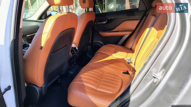 Внедорожник / Кроссовер Jaguar F-Pace 2016 в Киеве