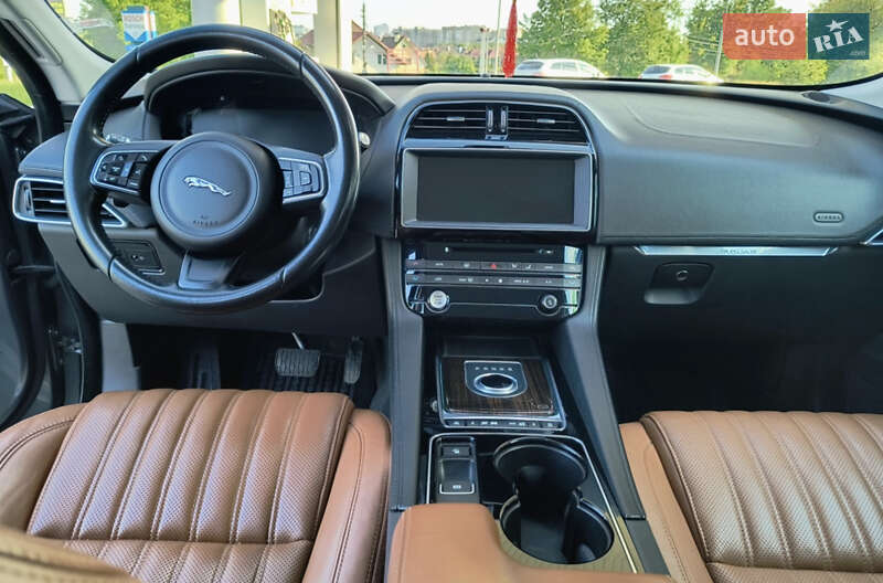 Позашляховик / Кросовер Jaguar F-Pace 2016 в Ірпені фото 5 Позашляховик / Кросовер Jaguar F-Pace 2016 в Ірпені