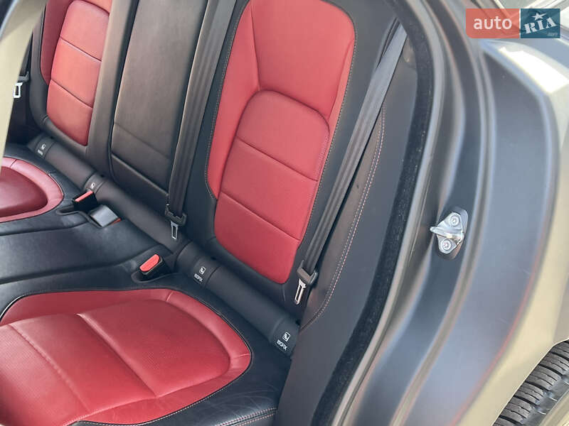 Позашляховик / Кросовер Jaguar F-Pace 2017 в Харкові