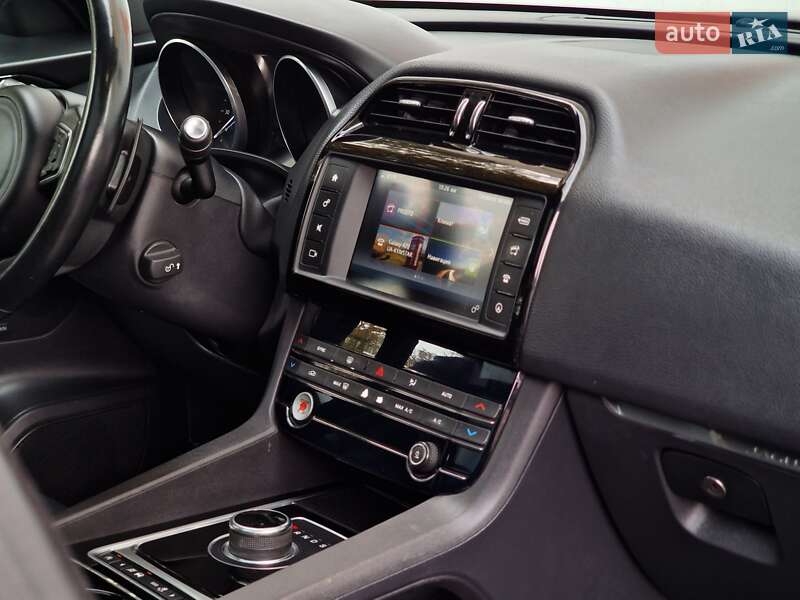 Внедорожник / Кроссовер Jaguar F-Pace 2016 в Одессе