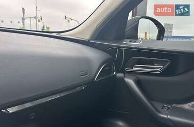 Позашляховик / Кросовер Jaguar F-Pace 2020 в 
