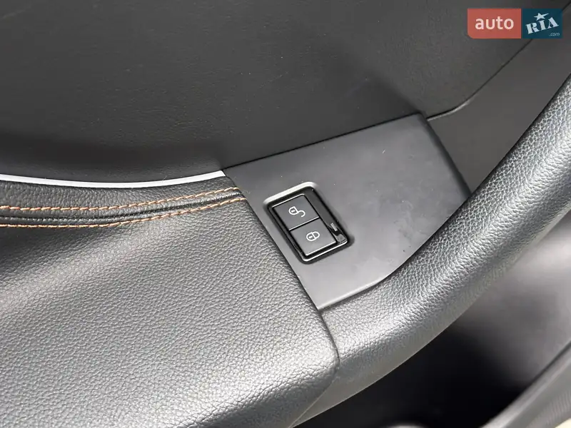 Jaguar F-Pace 2018 VIN SADCA2BN3JA284206 фото оголошення 52 з 103