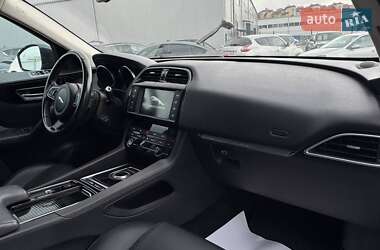 Внедорожник / Кроссовер Jaguar F-Pace 2018 в 