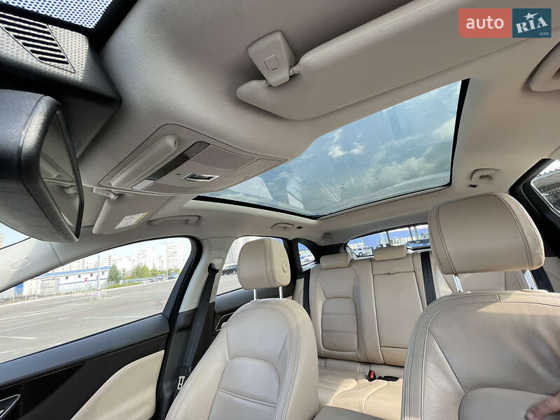 Позашляховик / Кросовер Jaguar F-Pace 2016 в Києві