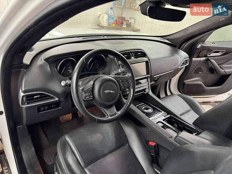 Позашляховик / Кросовер Jaguar F-Pace 2020 в Києві