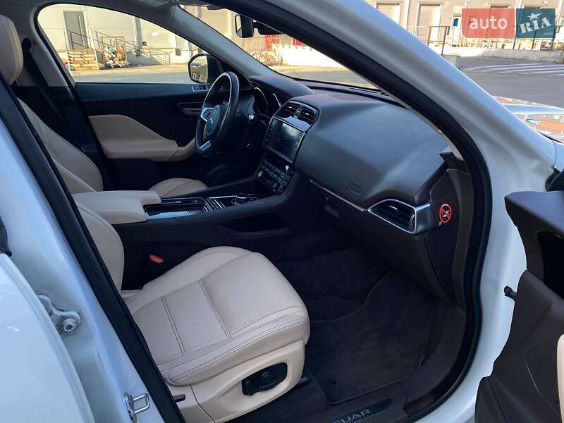 Внедорожник / Кроссовер Jaguar F-Pace 2017 в Киеве фото 24 Внедорожник / Кроссовер Jaguar F-Pace 2017 в Киеве