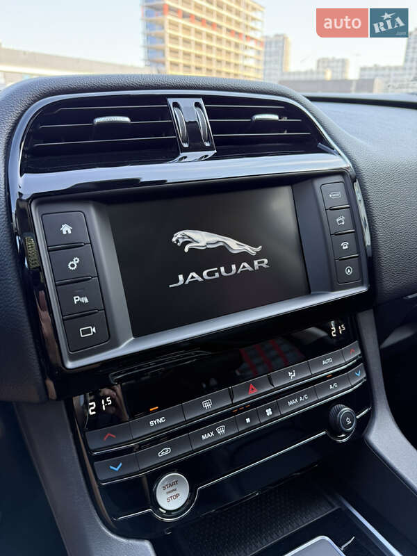 Внедорожник / Кроссовер Jaguar F-Pace 2017 в Киеве