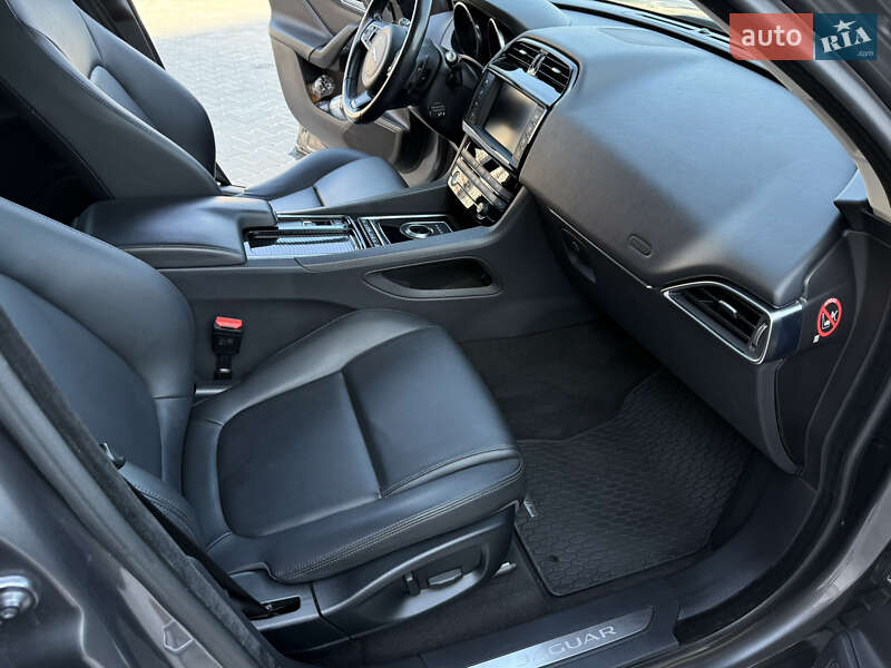 Внедорожник / Кроссовер Jaguar F-Pace 2017 в Киеве