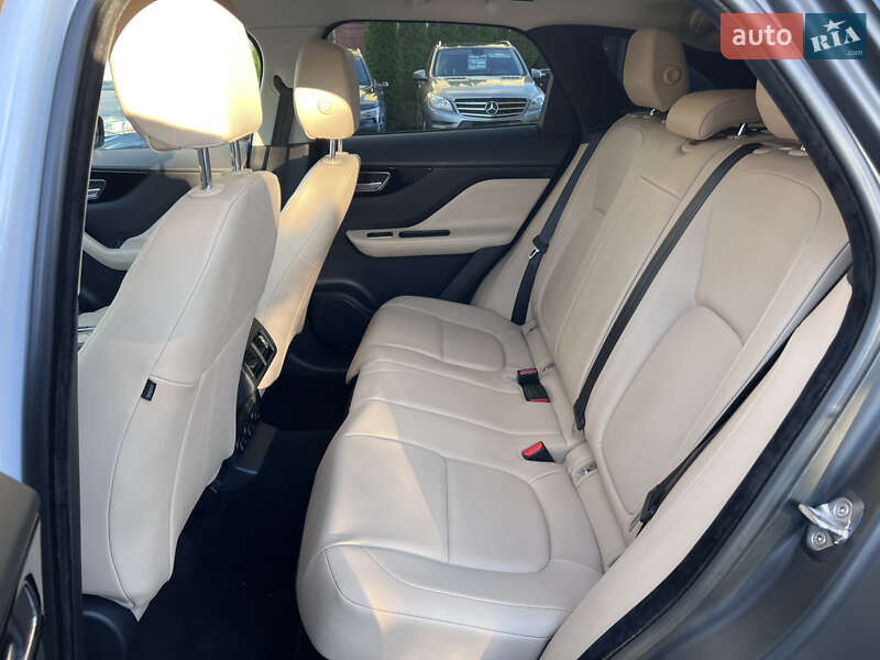 Позашляховик / Кросовер Jaguar F-Pace 2018 в Нововолинську