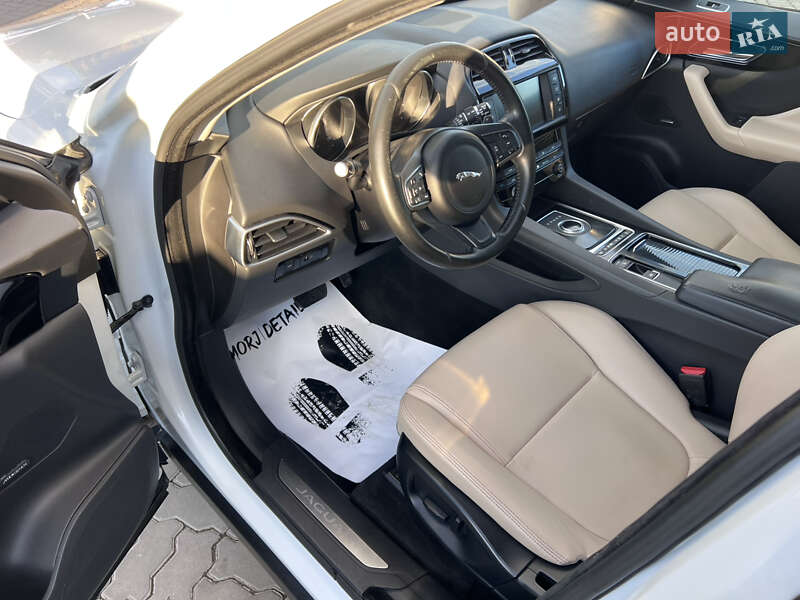Позашляховик / Кросовер Jaguar F-Pace 2018 в Нововолинську