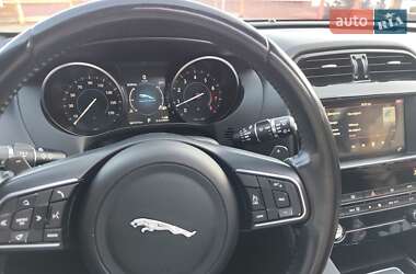 Позашляховик / Кросовер Jaguar F-Pace 2018 в 