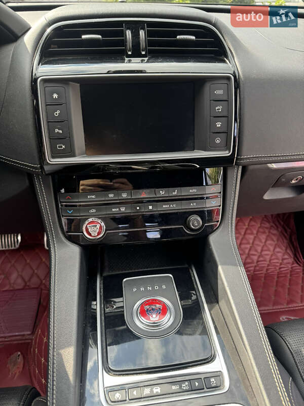 Позашляховик / Кросовер Jaguar F-Pace 2016 в Сумах фото 33 Позашляховик / Кросовер Jaguar F-Pace 2016 в Сумах
