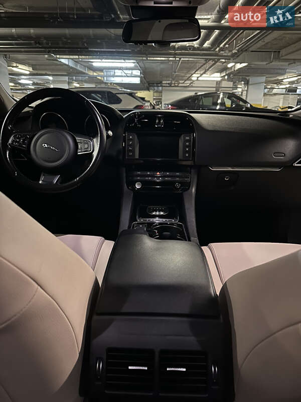 Позашляховик / Кросовер Jaguar F-Pace 2017 в Києві фото 12 Позашляховик / Кросовер Jaguar F-Pace 2017 в Києві